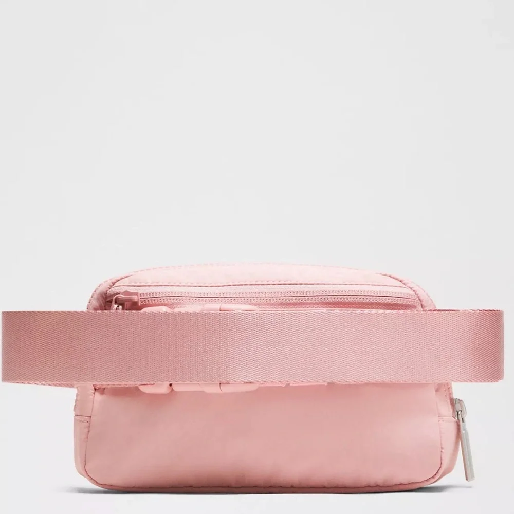 lululemon athletica Everywhere Belt Bag 1L - Picture 2 of 8